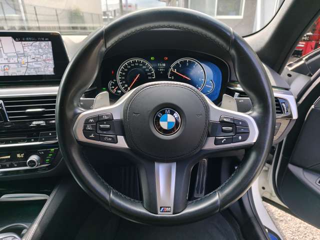 ＢＭＷ ５シリーズ ５２３ｉ　Ｍスポーツ H29年 (近畿) 99