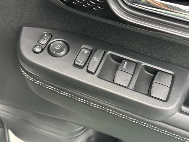 ホンダ Ｎ　ＢＯＸ カスタム ６６０ ターボ コーディネートスタイル ２トーン R8年 () 99