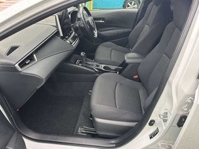 トヨタ カローラスポーツ ２．０ Ｇ R5年 () 99
