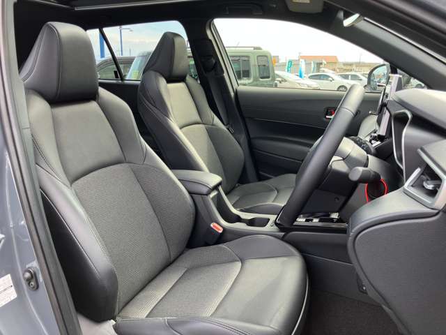 トヨタ カローラクロス　ハイブリッド １．８ ハイブリッド Ｚ Ｅ－ＦＯＵＲ ４ＷＤ R8年 (関東) 99