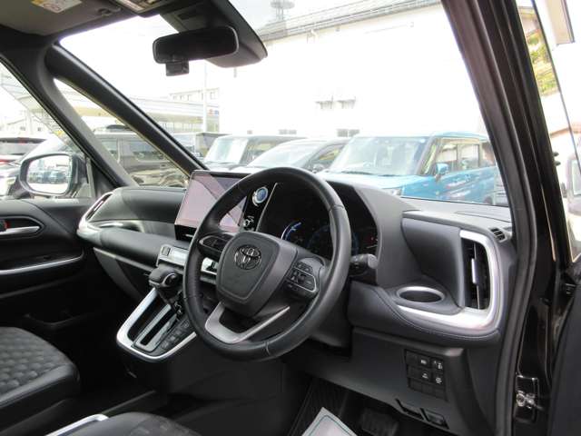 トヨタ ヴォクシー １．８ ハイブリッド Ｓ－Ｚ R5年 (甲信越・北陸) 99