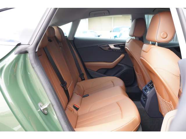 アウディ Ａ５　スポーツバック ４０ ＴＤＩ クワトロ アドバンスト ４ＷＤ R4年 (東北) 99