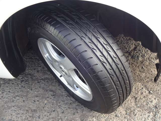 日産 ノート １．２ Ｘ ＦＯＵＲ ４ＷＤ H26年 (東北) 99