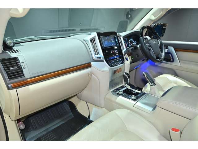 トヨタ ランドクルーザー ４．６ ＡＸ Ｇセレクション ４ＷＤ H29年 () 99