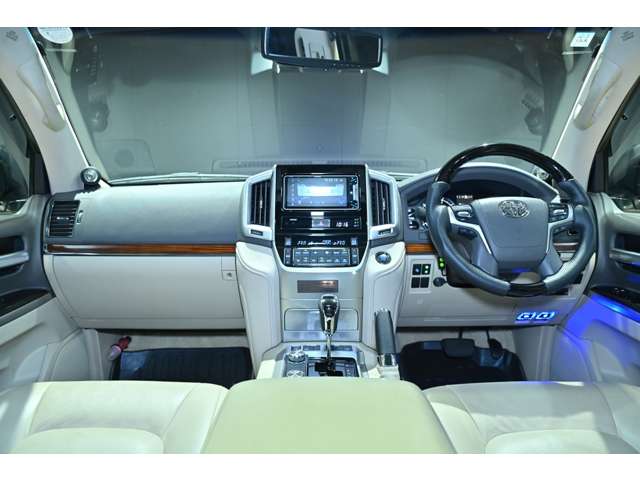 トヨタ ランドクルーザー ４．６ ＡＸ Ｇセレクション ４ＷＤ H29年 () 99