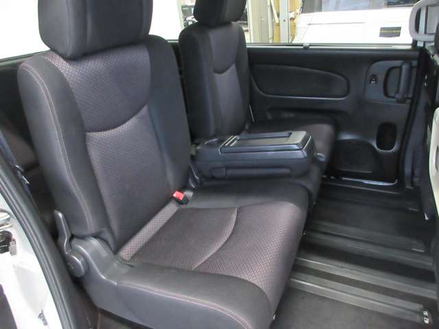 日産 セレナ ２．０ ハイウェイスター Ｖセレクション H24年 (関東) 99