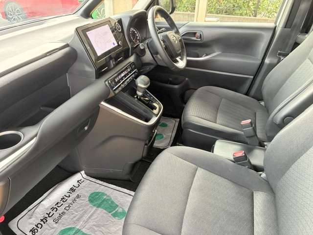 トヨタ ノア ２．０ Ｇ R4年 () 99