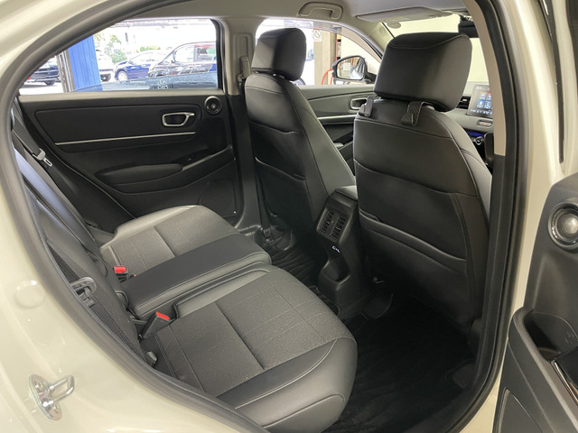 ホンダ ヴェゼル １．５ Ｅ：ＨＥＶ Ｚ ４ＷＤ R6年 () 99