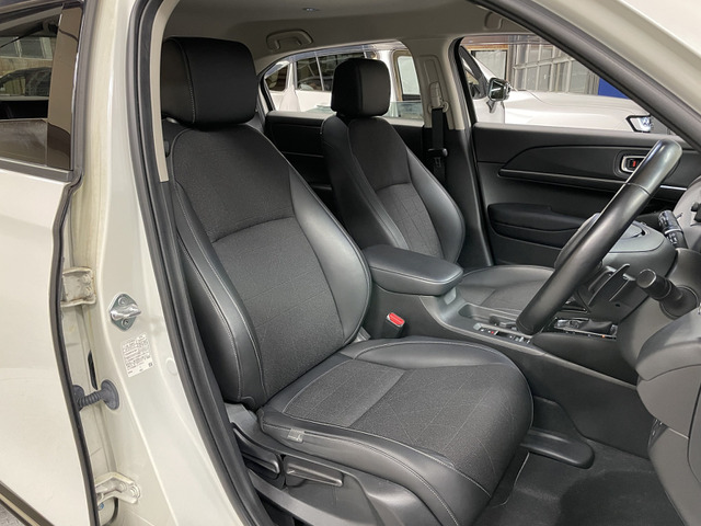 ホンダ ヴェゼル １．５ Ｅ：ＨＥＶ Ｚ ４ＷＤ R3年 () 99