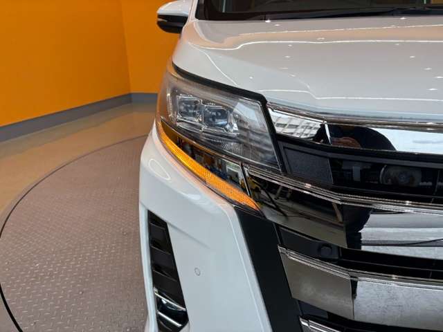 トヨタ ノア ２．０ ＳＩ ＷＸＢＩＩ R2年 () 99