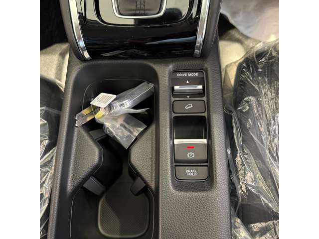 ホンダ ヴェゼル １．５ Ｅ：ＨＥＶ Ｚ R8年 (近畿) 99