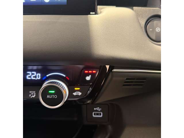 ホンダ ヴェゼル １．５ Ｅ：ＨＥＶ Ｚ R8年 (近畿) 99