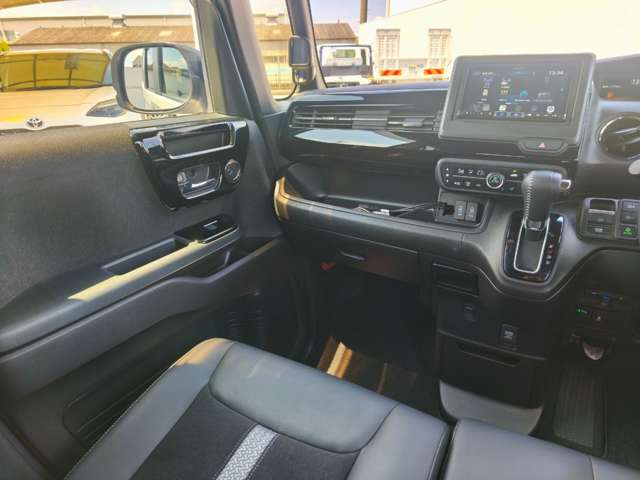 ホンダ Ｎ　ＢＯＸ カスタム ６６０ Ｌ ターボ R5年 (近畿) 99