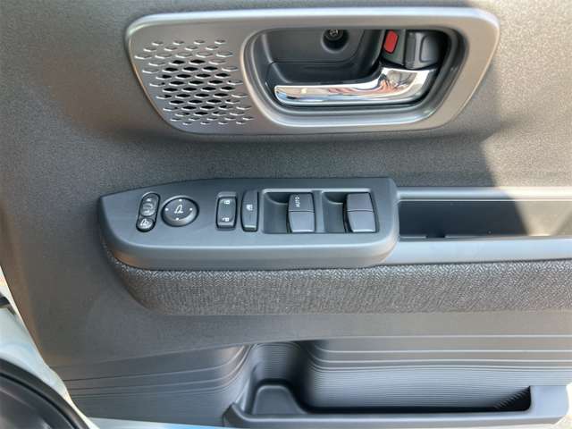 ホンダ Ｎ　ＢＯＸ カスタム ６６０ R7年 (近畿) 99