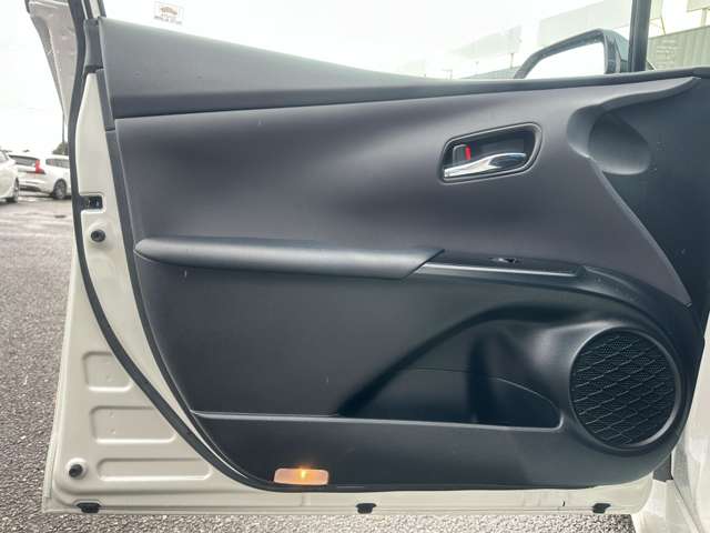 トヨタ プリウスＰＨＶ １．８ Ａ ユーティリティ プラス H30年 (関東) 99