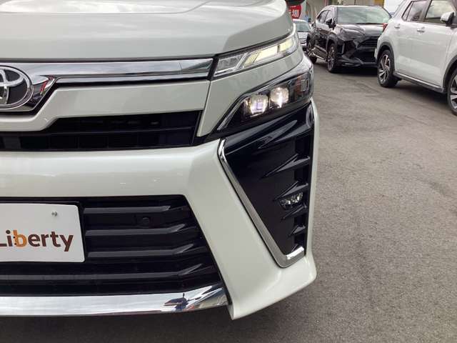 トヨタ ヴォクシー ２．０ ＺＳ 煌ＩＩＩ R3年 (近畿) 99