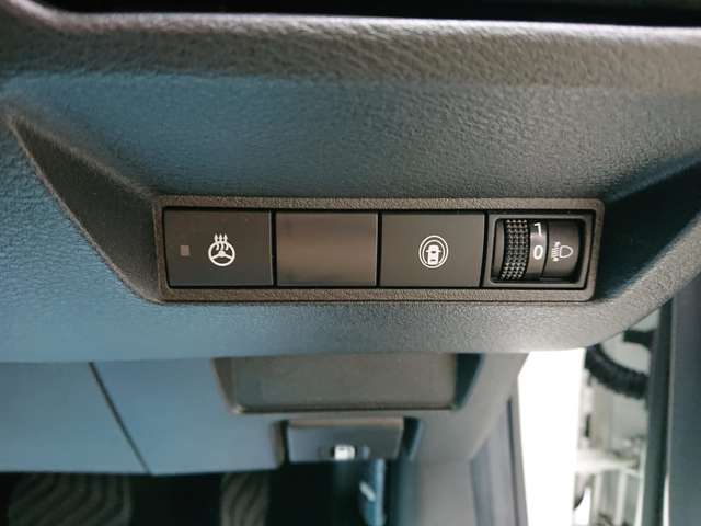 日産 ノート １．２ Ｓ ＦＯＵＲ ４ＷＤ R3年 (東北) 99