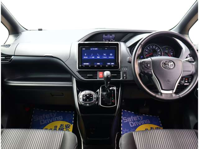トヨタ ヴォクシー ２．０ ＺＳ 煌ＩＩ R1年 (関東) 99