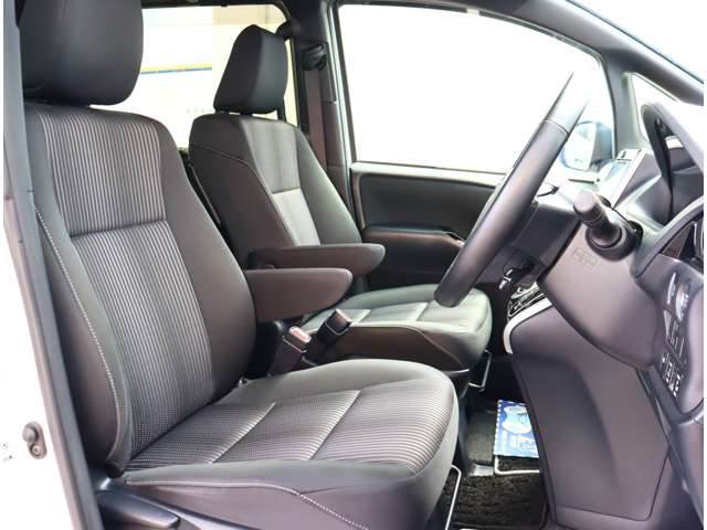 トヨタ ヴォクシー ２．０ ＺＳ 煌ＩＩ R1年 (関東) 99
