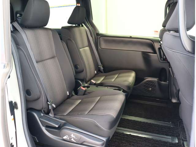 トヨタ ヴォクシー ２．０ ＺＳ 煌ＩＩ R1年 (関東) 99