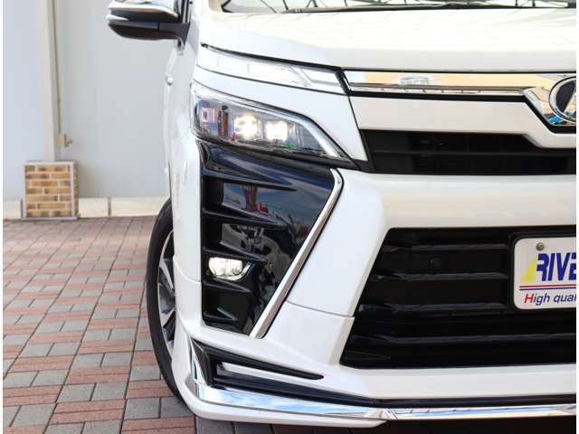 トヨタ ヴォクシー ２．０ ＺＳ 煌ＩＩ R1年 (関東) 99
