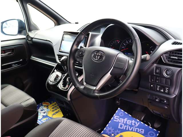 トヨタ ヴォクシー ２．０ ＺＳ 煌ＩＩ R1年 (関東) 99