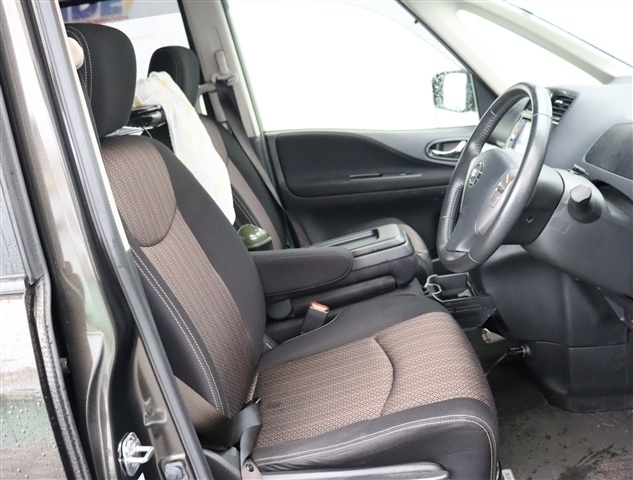 日産 セレナ ２．０ ハイウェイスター Ｓ－ＨＹＢＲＩＤ H26年 (関東) 99