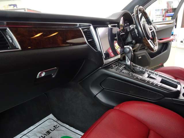 ポルシェ マカン ターボ ＰＤＫ ４ＷＤ H28年 (東海) 99