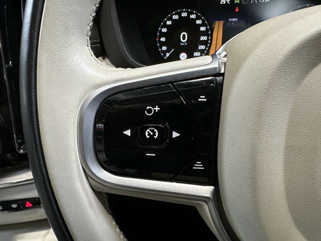 ボルボ ＸＣ６０ Ｔ５ ＡＷＤ インスクリプション ４ＷＤ H30年 (関東) 99