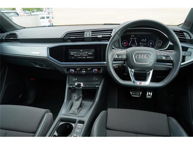 アウディ Ｑ３ ３５　ＴＦＳＩ　Ｓライン R2年 (中国) 99