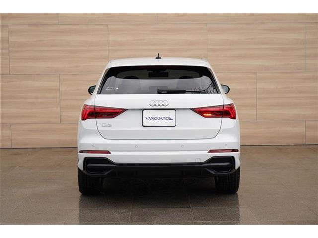 アウディ Ｑ３ ３５　ＴＦＳＩ　Ｓライン R2年 (中国) 99