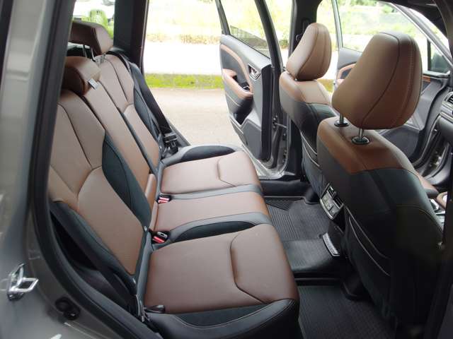 スバル フォレスター　ハイブリッド ２．５ プレミアム Ｓ：ＨＥＶ ＥＸ ４ＷＤ R7年 (東海) 99