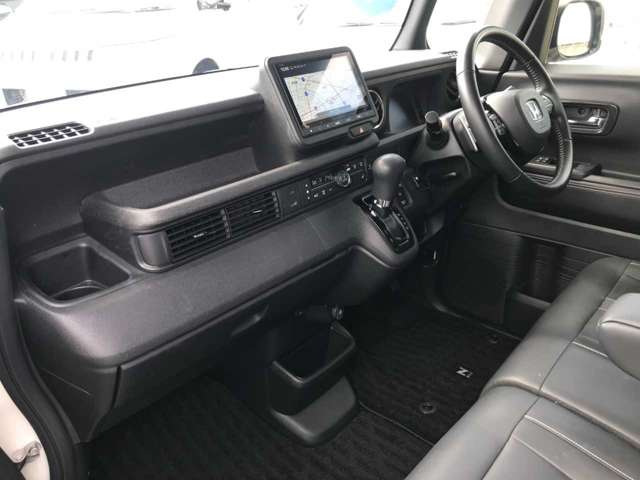 ホンダ Ｎ　ＢＯＸ カスタム ６６０ ターボ コーディネートスタイル モノトーン R5年 (東海) 99