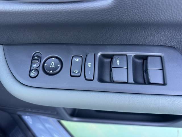 ホンダ フリード １．５ クロスター R8年 (東海) 99