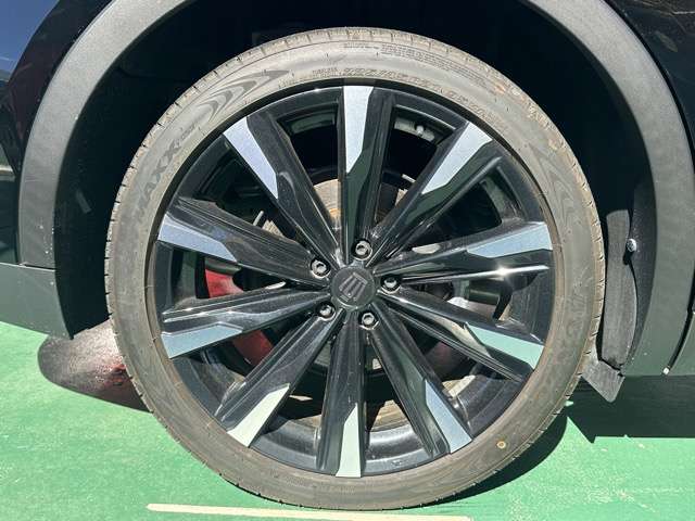 トヨタ クラウン　クロスオーバー　ハイブリッド ２．４ ＲＳ Ｅ－ＦＯＵＲ ＡＤＶＡＮＣＥＤ ４ＷＤ R8年 (東海) 99