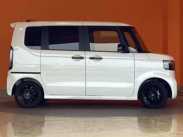 ホンダ Ｎ　ＢＯＸ カスタム ６６０ ブラック スタイル R8年 (近畿) 99