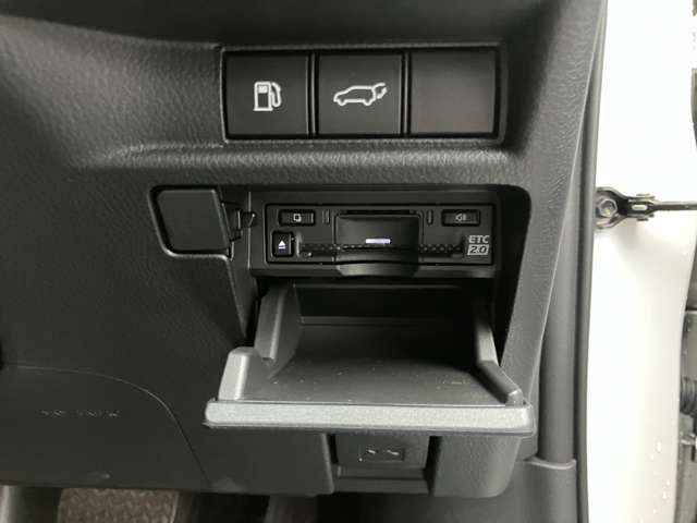 レクサス ＬＢＸ リラックス Ｅ－ＦＯＵＲ ４ＷＤ R7年 () 99