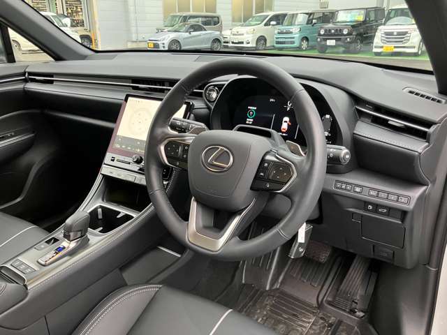 レクサス ＬＢＸ リラックス Ｅ－ＦＯＵＲ ４ＷＤ R7年 () 99