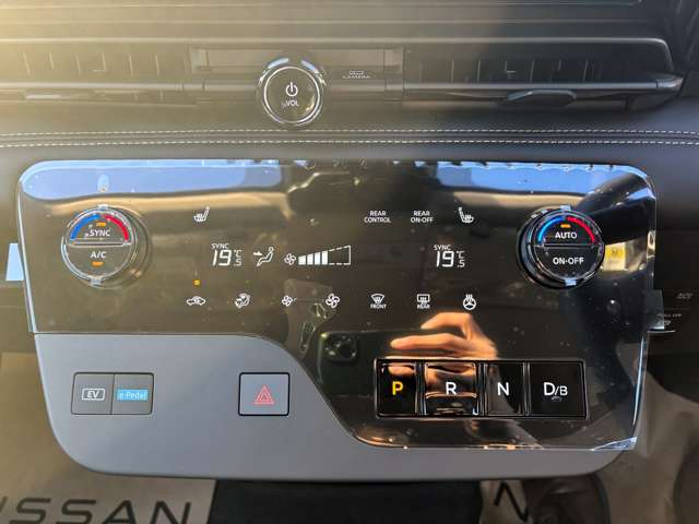 日産 セレナ １．４ Ｅ－ＰＯＷＥＲ ハイウェイスターＶ ＮＩＳＳＡＮＣＯＮＮＥＣＴインフォテインメントシステム装着車 R8年 (関東) 99