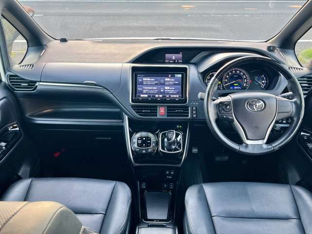 トヨタ エスクァイア　ハイブリッド １．８ ハイブリッド ＧＩ H29年 (近畿) 99