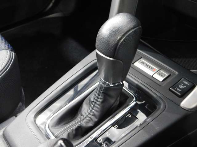 スバル フォレスター ２．０ＸＴ アイサイト ４ＷＤ H27年 () 99