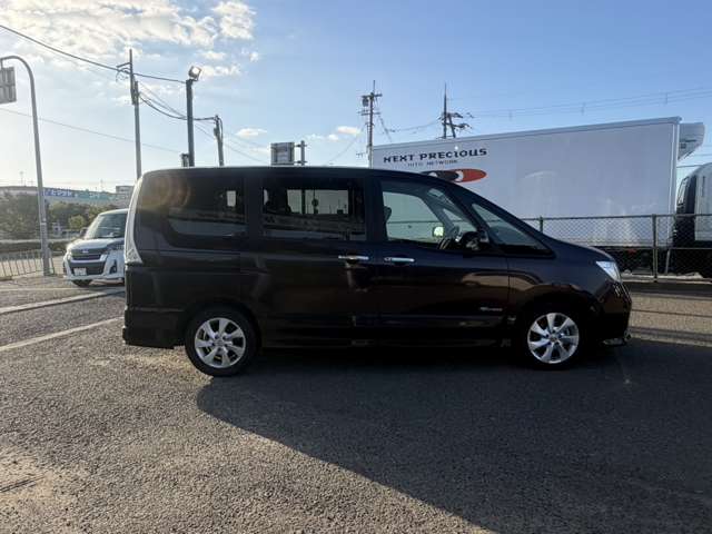 日産 セレナ ２．０ ハイウェイスター Ｓ－ＨＹＢＲＩＤ Ｖセレクション H25年 (近畿) 99