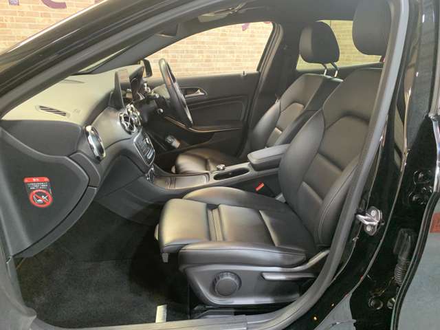 メルセデスベンツ ＧＬＡクラス ＧＬＡ１８０ H30年 () 99