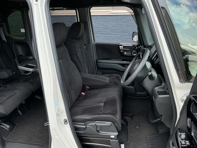 ホンダ Ｎ　ＢＯＸ カスタム ６６０ Ｌ R4年 (近畿) 99
