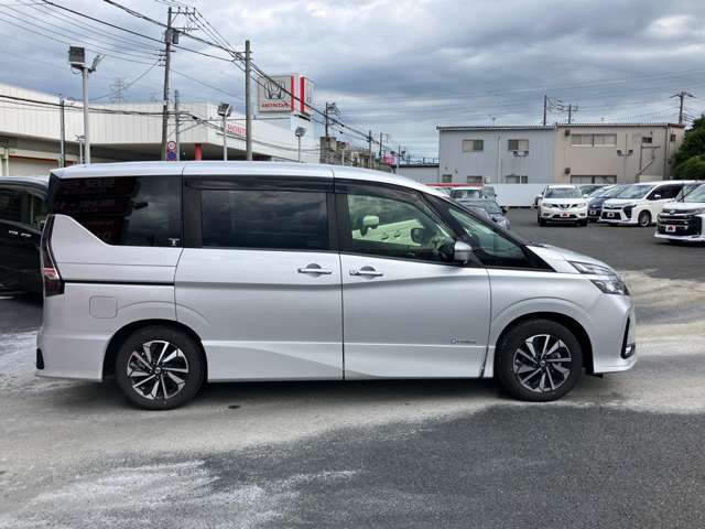 日産 セレナ １．２ Ｅ－ＰＯＷＥＲ ハイウェイスター Ｖ R1年 (関東) 99