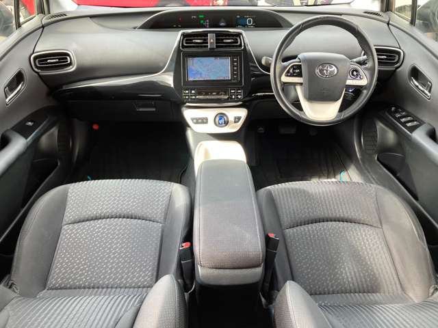トヨタ プリウス １．８ Ａ H28年 (関東) 99