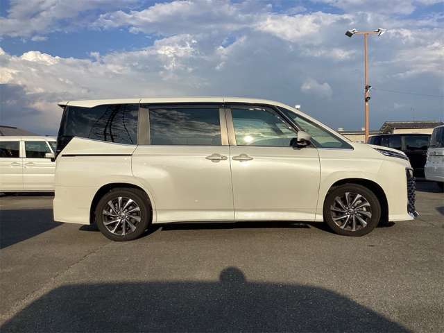 トヨタ ヴォクシー ２．０ Ｓ－Ｚ R6年 (近畿) 99