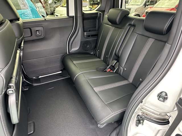 ホンダ Ｎ　ＢＯＸ カスタム ６６０ ターボ コーディネートスタイル ２トーン R8年 (東海) 99