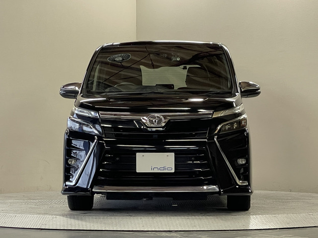 トヨタ ヴォクシー ２．０ ＺＳ 煌ＩＩＩ R2年 () 99