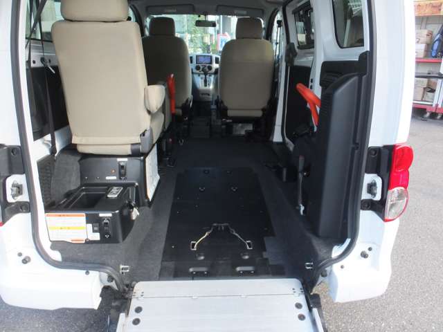 日産 ＮＶ２００バネットバン １．６ チェアキャブ 車イス２名仕様 R1年 (近畿) 99
